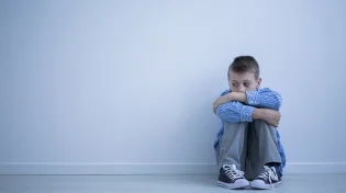 עד מתי נקרא יתום לעניין פגיעה?