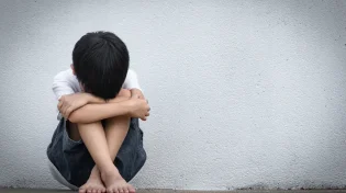 עד איזה גיל צריך להיזהר בצערם של יתומים?
