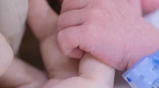 האם יש עניין ביהדות לקרוא בשני שמות?