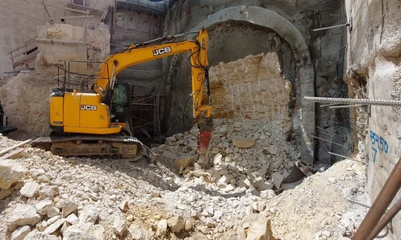 החלו העבודות ההיסטוריות לבניית מעלית שתנגיש את הכותל למבקרים החלו העבודות ההיסטוריות לבניית מעלית שתנגיש את הכותל למבקרים