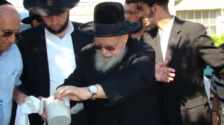 מרן הרב עובדיה על מעלת אכילת סעודה רביעית