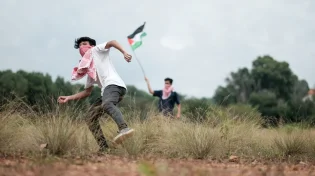 שכם: זרק אבנים וחטף כדור