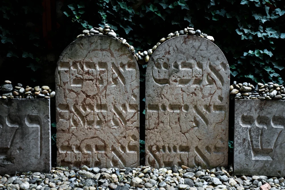 מהם המקורות למצוות כיבוד הורים? הרב יהונתן ענבה משיב על השאלה 