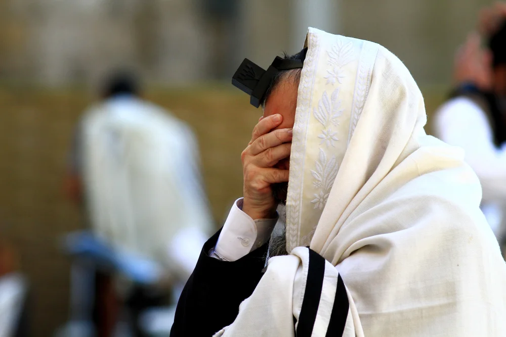 האם כפרת עוונות זה בין אדם למקום או בן אדם לחברו?