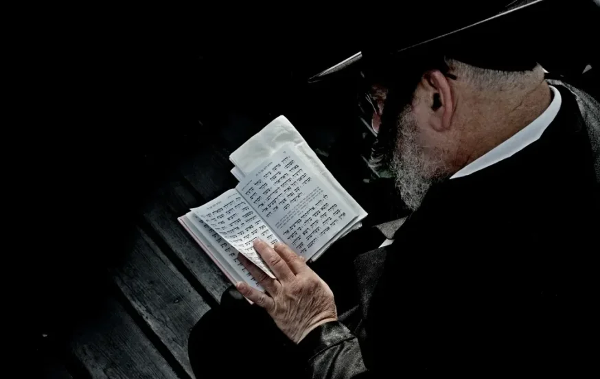 האם קבלת ייסורים בשמחה עוזרת בכפרת העוונות?