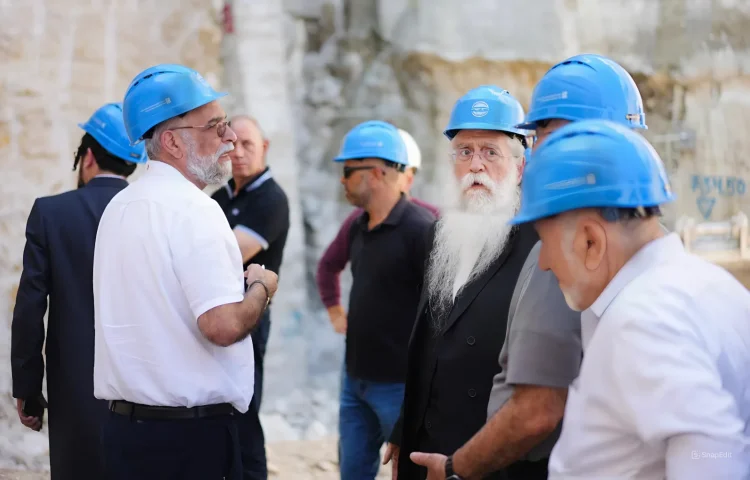 השר מאיר פרוש באתר ׳מעלית הכותל׳