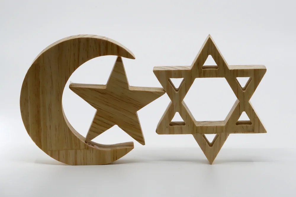 האם יחס לגויים הוא אפליה? הרב יהונתן ענבה משיב על השאלה 