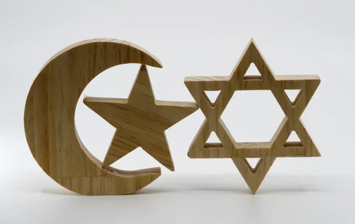 האם יחס לגויים הוא אפליה? הרב יהונתן ענבה משיב על השאלה האם יחס לגויים הוא אפליה? הרב יהונתן ענבה משיב על השאלה