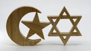 האם היחס לגויים הוא אפליה?