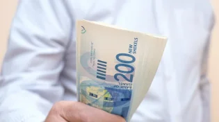 בעוד הישראלים נוהרים להחליפו, שטר ה-200 ימשיך כסדרו