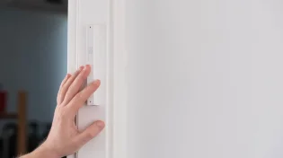 תופעה חדשה: לא-יהודים מבקשים לקבוע מזוזות כאות הזדהות