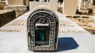 למה רק כשאדם נפטר אומרים עליו דברים טובים?