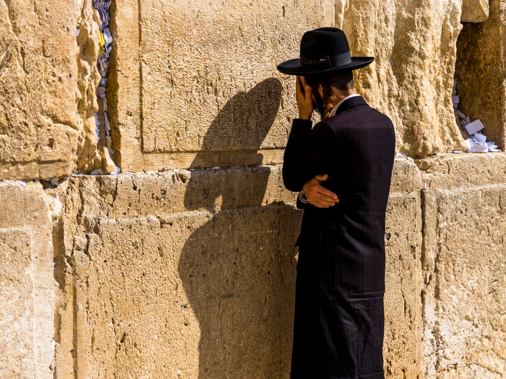 מהי חשיבות הווידוי במהלך עשרת ימי תשובה? הרב יהונתן ענבה משיב על השאלה מהי חשיבות הווידוי במהלך עשרת ימי תשובה? הרב יהונתן ענבה משיב על השאלה