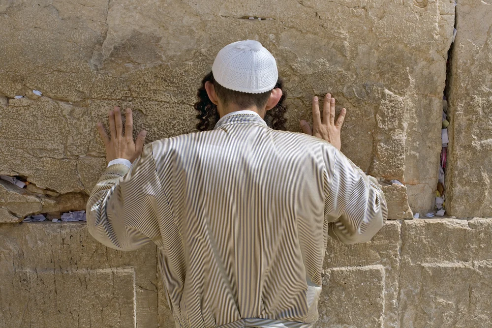 מה תפקיד הסליחות בעשרת ימי תשובה? הרב יהונתן ענבה משיב על השאלה מה תפקיד הסליחות בעשרת ימי תשובה? הרב יהונתן ענבה משיב על השאלה