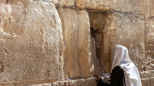 מהו הדין לגבי עשיית תשובה בין אדם למקום?