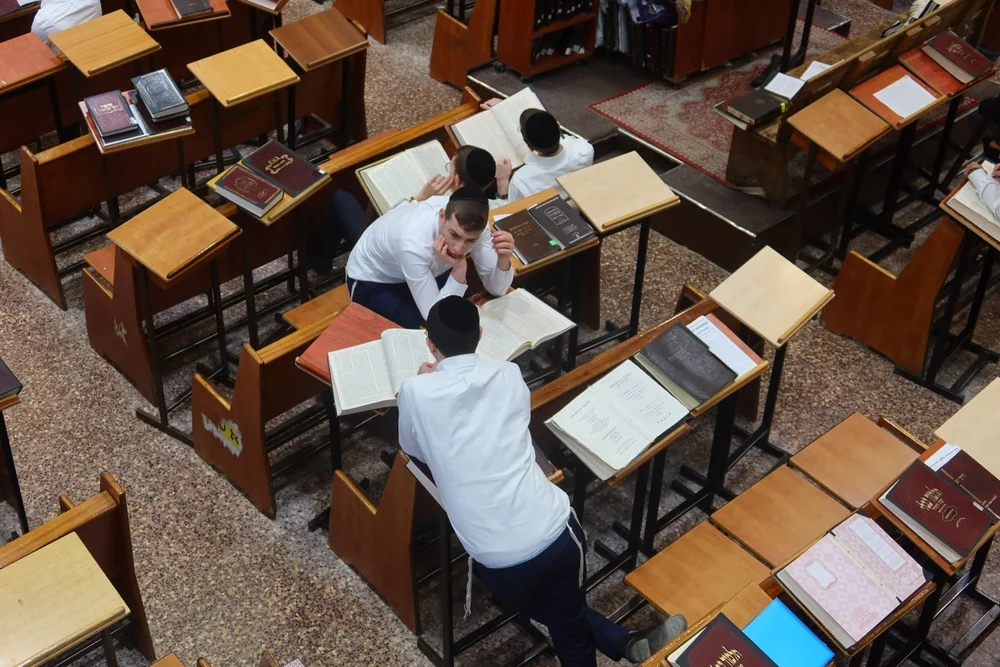 כיצד יש לנהוג במצוות עשה ולא תעשה בעשרת ימי תשובה לפי ההלכה? הרב יהונתן ענבה משיב על השאלה כיצד יש לנהוג במצוות עשה ולא תעשה בעשרת ימי תשובה לפי ההלכה? הרב יהונתן ענבה משיב על השאלה