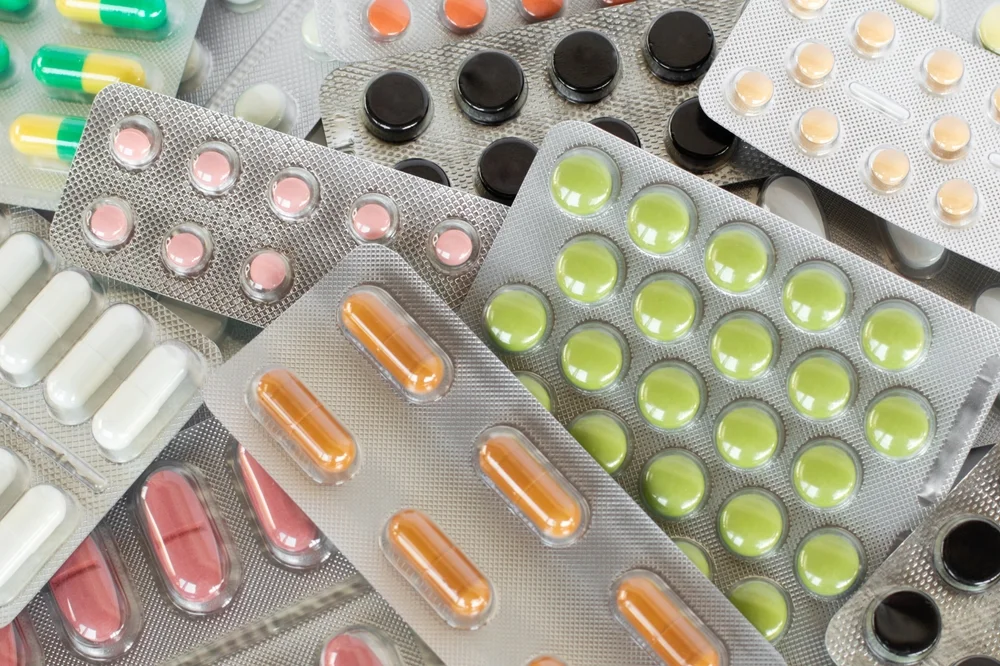 מה ההלכה לגבי תרופות עם חומרי סוכר ביום כיפור?