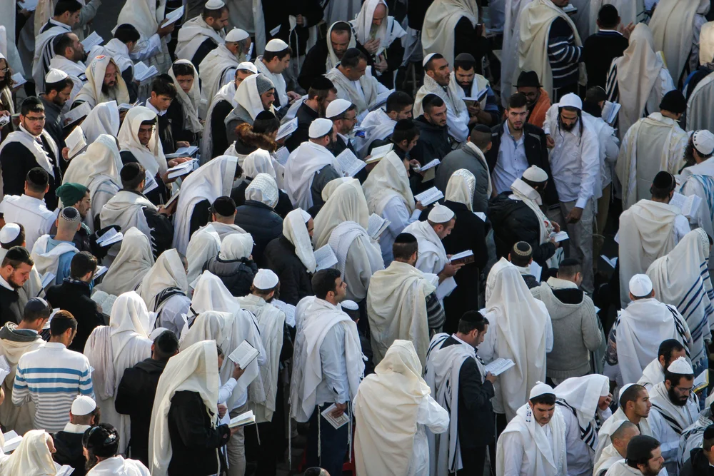 האם יש הבדל הלכתי בין תשובה של יחיד לתשובה של ציבור בעשרת ימי תשובה? הרב יהונתן ענבה משיב על השאלה 