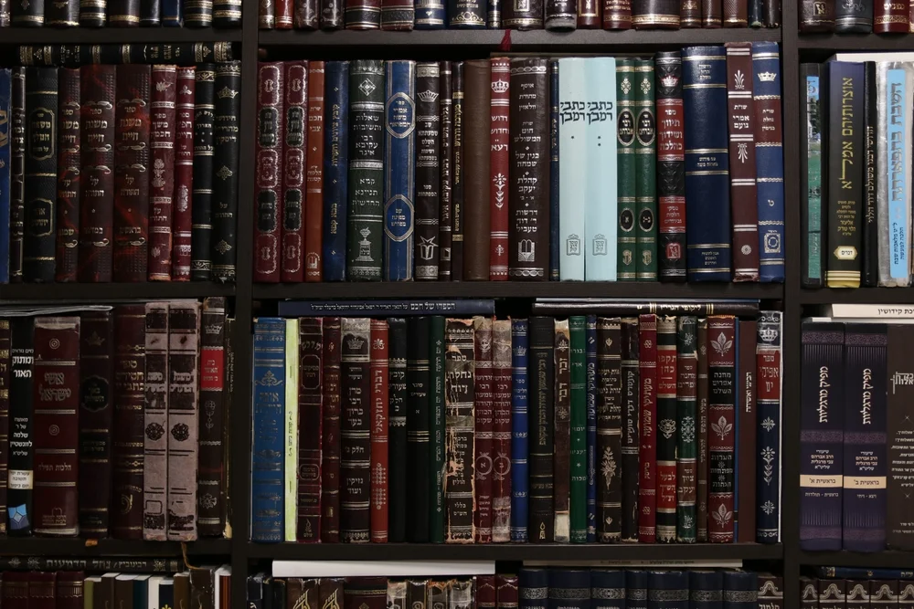 האם יש הלכות לגבי קבלות טובות? הרב אברהם ישעיהו בן חמו שליט"א משיב על השאלה האם יש הלכות לגבי קבלות טובות? הרב אברהם ישעיהו בן חמו שליט"א משיב על השאלה