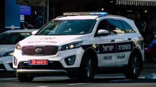נגרר על ידי המשטרה: "למה ה' עושה לי את זה?"