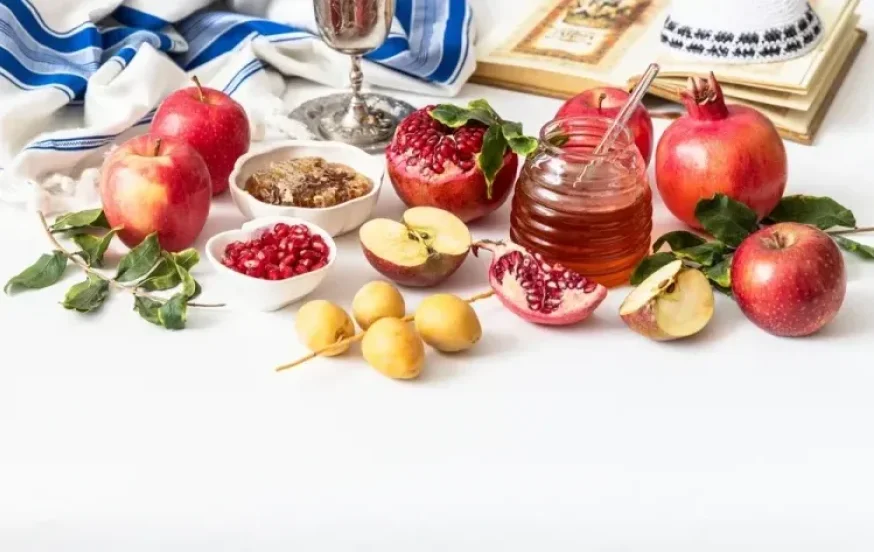 האם יש קבלות טובות שמומלצות במיוחד לפני ראש השנה? הרב אברהם ישעיהו בן חמו שליט"א משיב על השאלה האם יש קבלות טובות שמומלצות במיוחד לפני ראש השנה? הרב אברהם ישעיהו בן חמו שליט"א משיב על השאלה