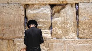 האם הזכרת שמות ההורים משפיעה על קבלת התפילה?
