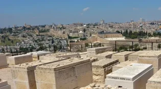 אשתו של הרב נפטרה: "בחיים לא פגעתי בך!"