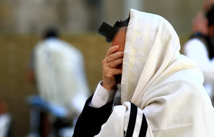 באילו תפילות מיוחדות נוהגים להזכיר את שמות ההורים? הרב יהונתן ענבה משיב על השאלה באילו תפילות מיוחדות נוהגים להזכיר את שמות ההורים? הרב יהונתן ענבה משיב על השאלה