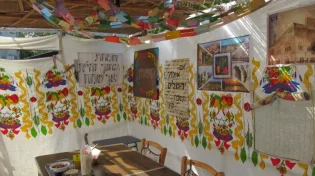 מה דין הסוכה ביום טוב?