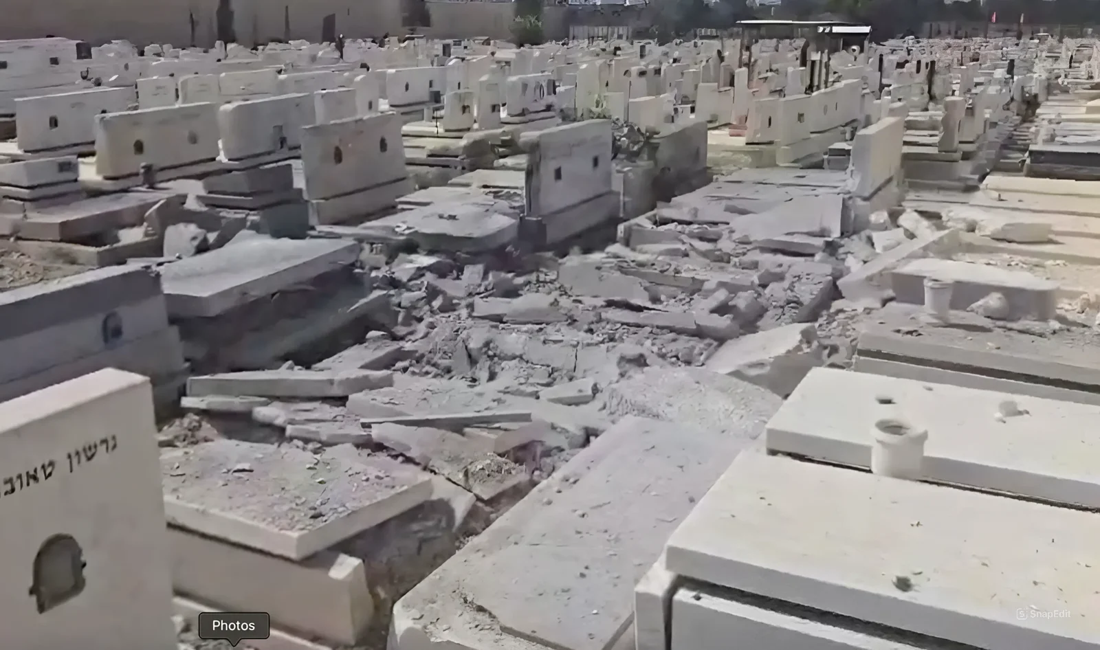 נפילה בתוך בית קברות סמוך לחיפה 