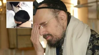 נדיר: הרב קוק גוזר במספריים את הקבלות של עם ישראל