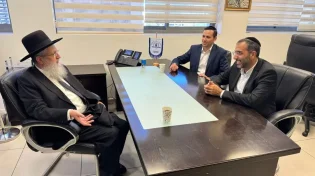 אחרי עשור ברדיו קול חי: איתי גדסי עובר ללשכת מרן