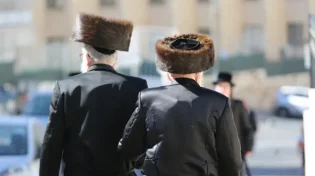 הרב אוירבך זצ"ל: "עם השטריימל הזה אני רוצה להיפטר"