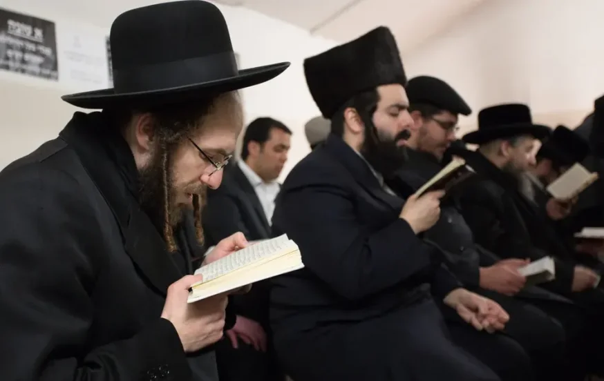 איך מוצאים מניין בשבת בחו"ל? איך מוצאים מניין בשבת בחו"ל?