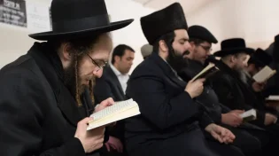 איך מוצאים מניין בשבת בחו"ל?