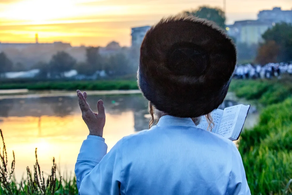 כיצד נקבע הזמן המדויק לתפילת מוסף? הרב אברהם ישעיהו בן חמו משיב על השאלה כיצד נקבע הזמן המדויק לתפילת מוסף? הרב אברהם ישעיהו בן חמו משיב על השאלה