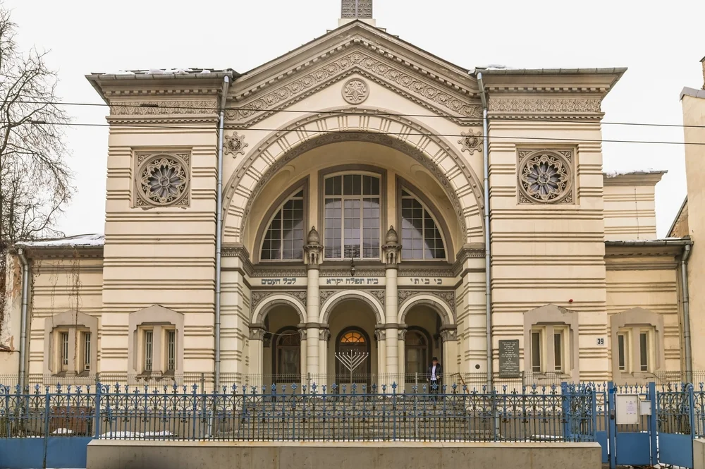 כיצד תפילת מוסף מתקיימת בחוץ לארץ כשיש שני ימי חג? הרב אברהם ישעיהו בן חמו משיב על השאלה 