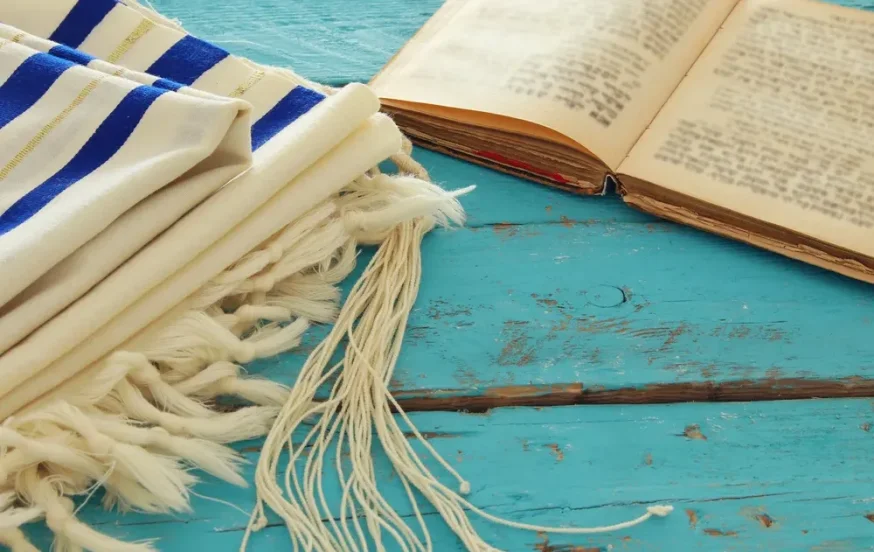 באילו תנאים ניתן לדלג על תפילת מוסף? הרב אברהם ישעיהו בן חמו משיב על השאלה באילו תנאים ניתן לדלג על תפילת מוסף? הרב אברהם ישעיהו בן חמו משיב על השאלה