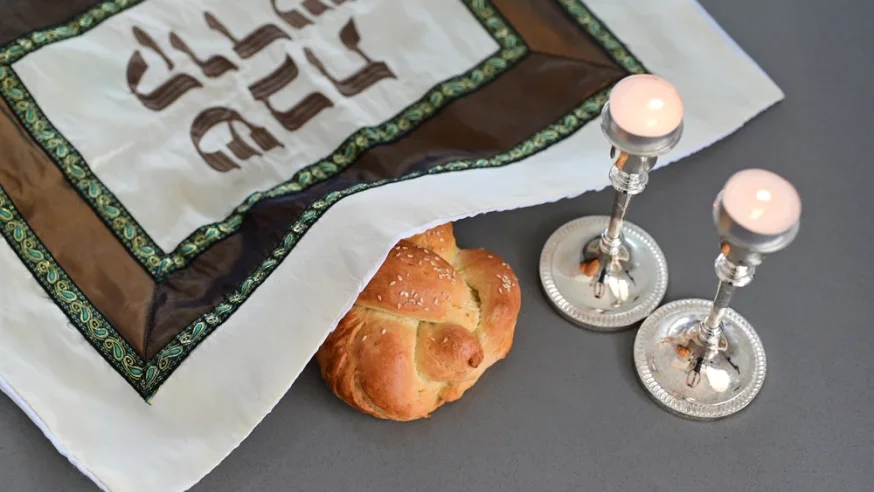 איך נכון הלכתית להשתמש בפלטה? הרב עזרא שקלים משיב על השאלה איך נכון הלכתית להשתמש בפלטה? הרב עזרא שקלים משיב על השאלה