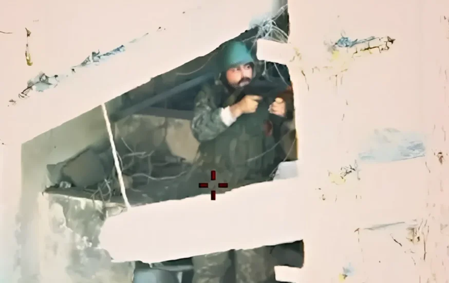 מחבלי חיזבאללה ניסו לשגר טילי אר פי גי על לוחמי צה"ל חוסלו בתוך שניות מחבלי חיזבאללה ניסו לשגר טילי אר פי גי על לוחמי צה"ל חוסלו בתוך שניות