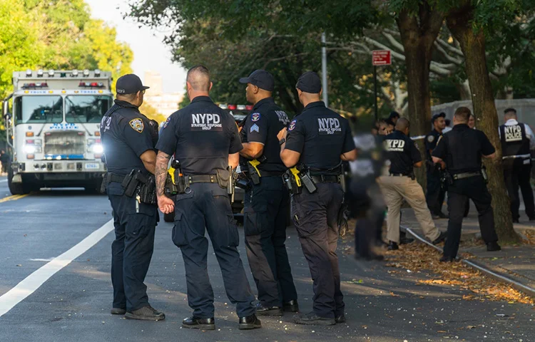 אירוע אנטישמי חמור בשיקגו: גבר חרדי נורה בדרכו לבית הכנסת אירוע אנטישמי חמור בשיקגו: גבר חרדי נורה בדרכו לבית הכנסת