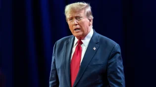 לראשונה: חסידות סאטמר תתמוך בטראמפ בבחירות לנשיאות