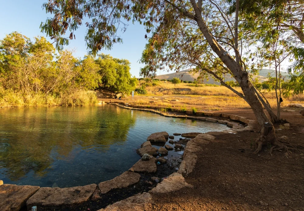 האם חייב לטבול כלים במקוה דווקא?