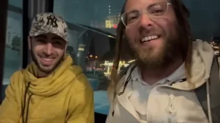 כמו התחלה של בדיחה: החרדי גילה שהוא נוסע עם איראני