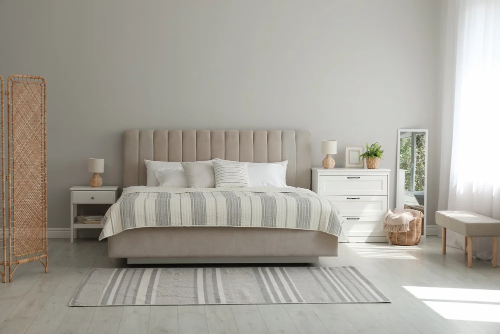 מפתיע: האם שינה על צד ימין היא בעייתית?