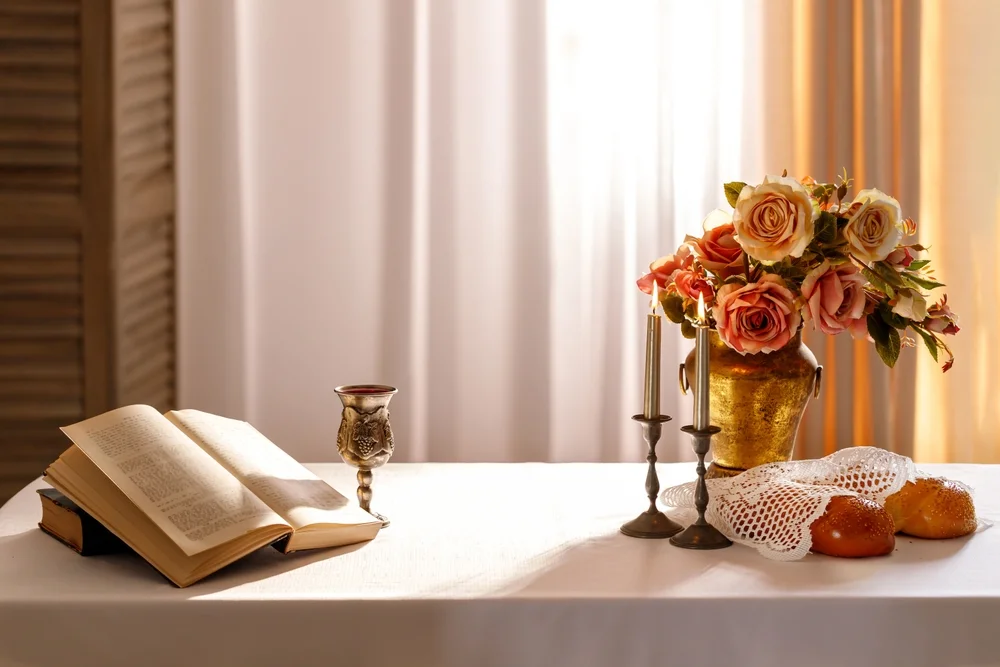 מה ההלכה לגבי דחיית שבת אם זה נוגע לפיקוח נפש? הרב אברהם ישעיהו בן חמו משיב על השאלה 