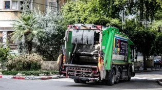 מדוע מרן עובדיה יוסף זצוק"ל נסע במשאית אשפה?