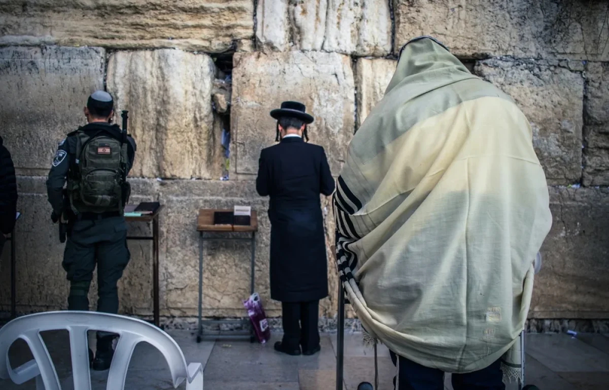 האם יש הבדל בין הלל לאשכנזים ולספרדים? הרב אברהם ישעיהו בן חמו משיב על השאלה