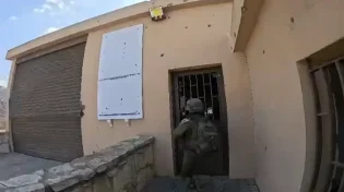 קרב דרמטי: לוחמי צה"ל מטהרים את הבית