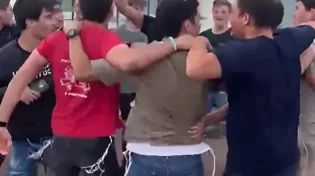 צפו: התלמידים פצחו בריקוד עם חלקי הטיל